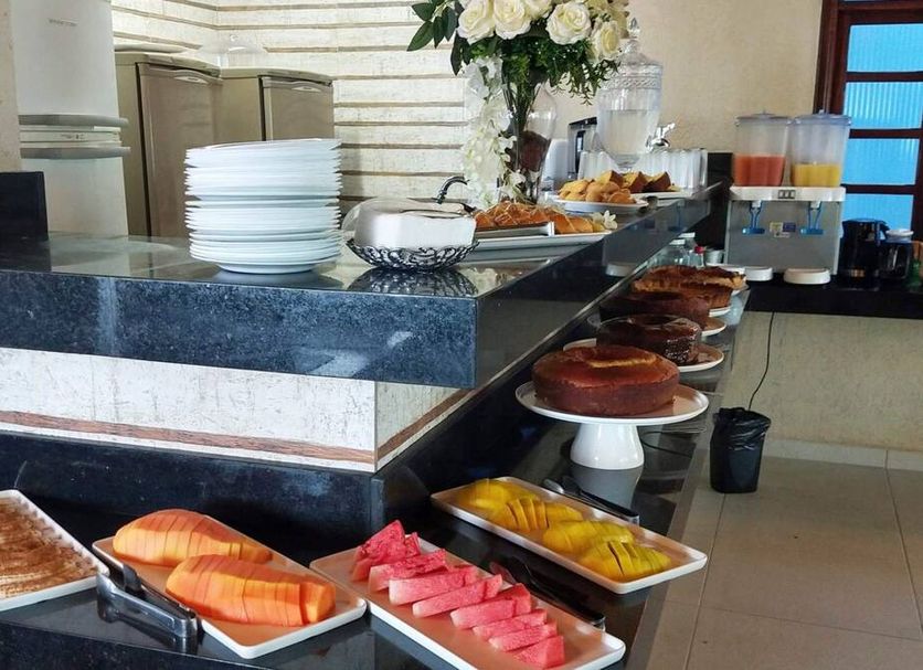 Buffet Photo