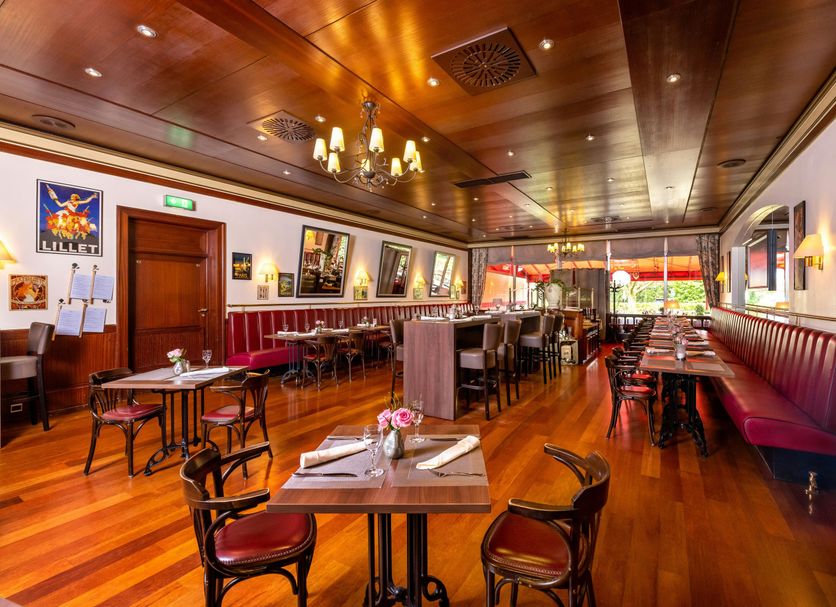 Restaurant Photo