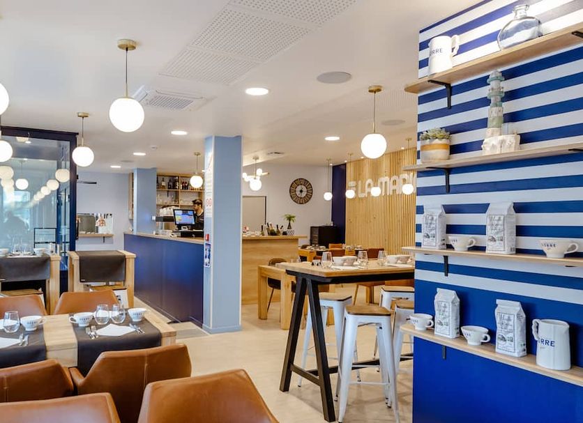 Restaurant Photo