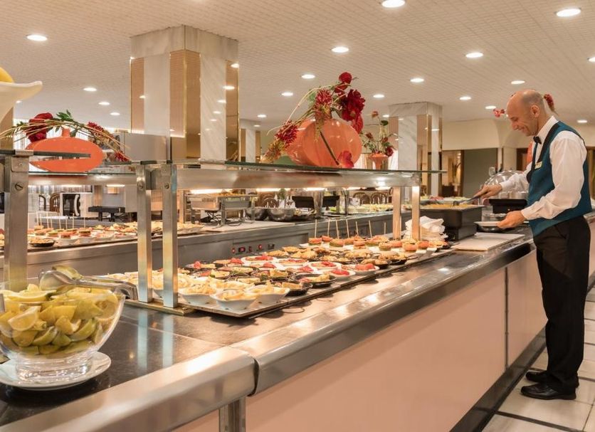 Buffet Photo