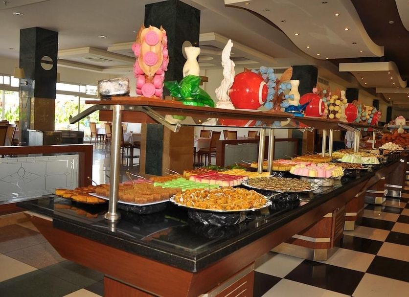 Buffet Photo