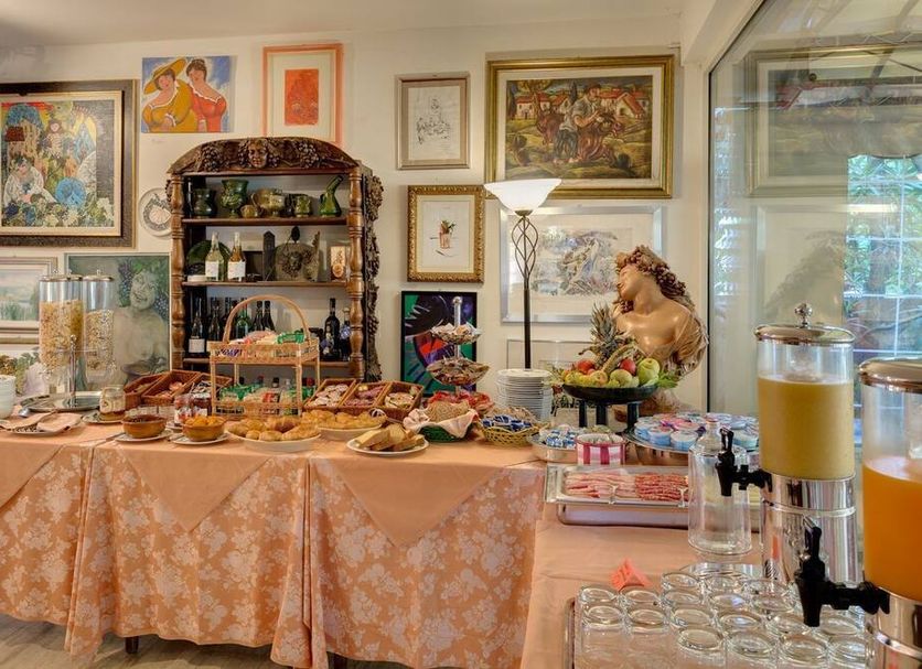 Buffet Photo