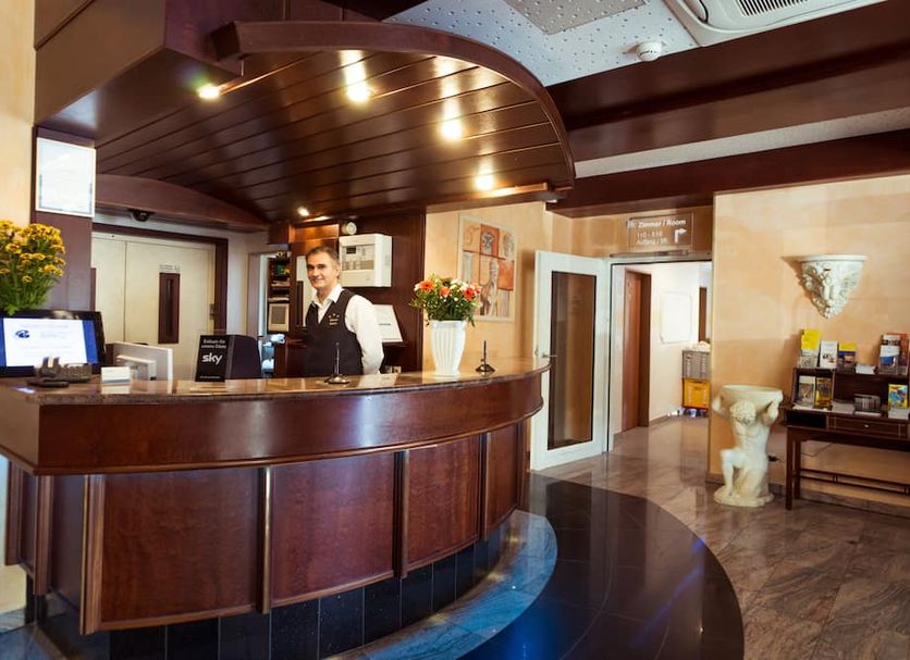 Front desk Photo