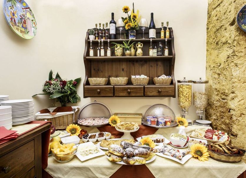 Buffet Photo