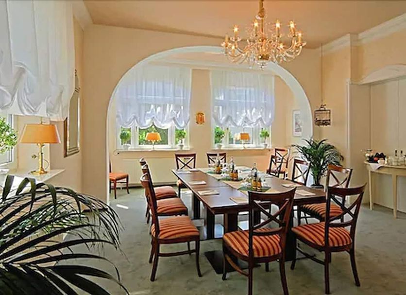 Dining room Photo