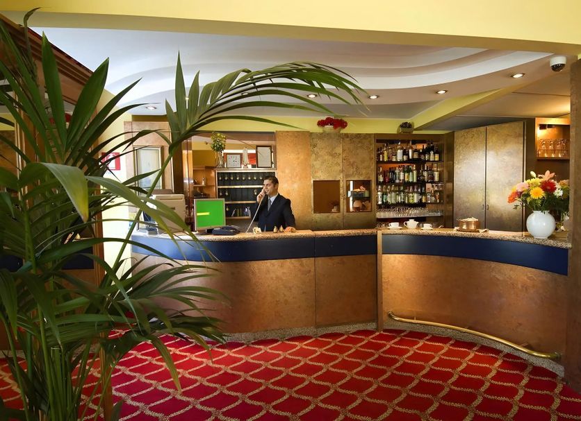 Front desk Photo