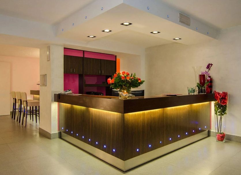 Front desk Photo