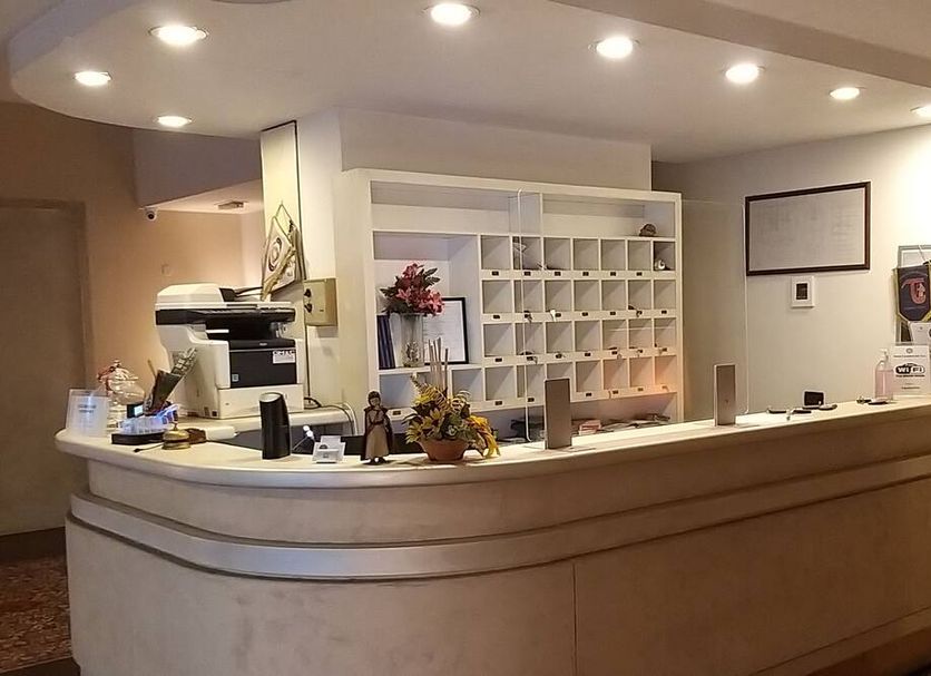 Front desk Photo