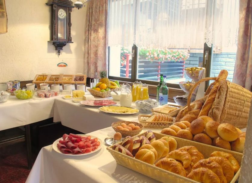 Buffet Photo