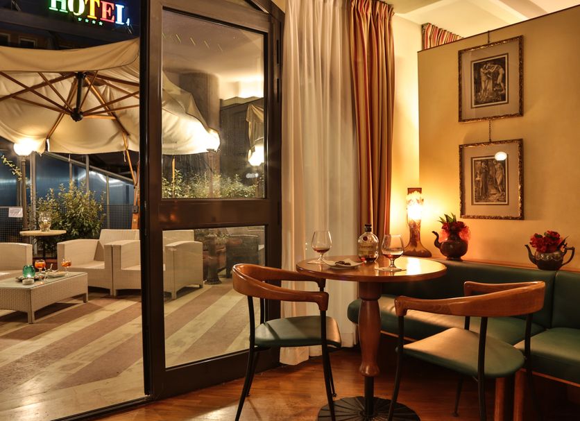 Dining room Photo
