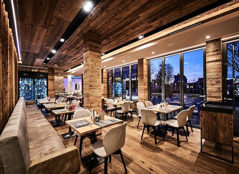 Restaurant Photo