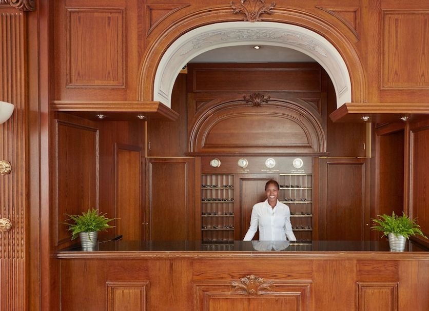 Front desk Photo