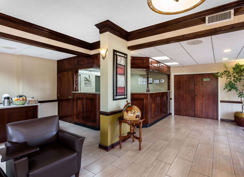 Front desk Photo