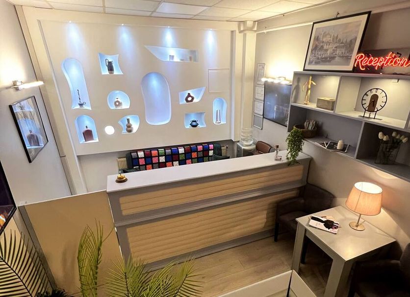 Front desk Photo