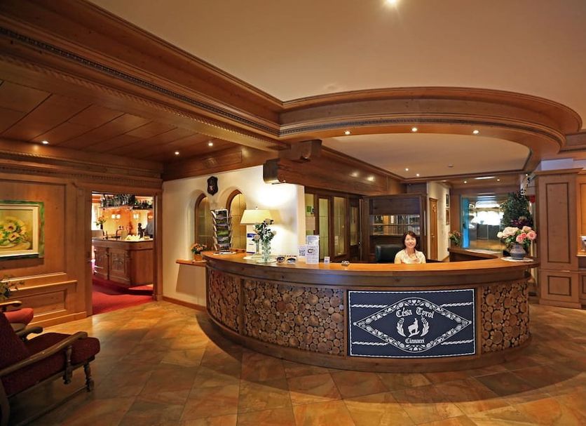 Front desk Photo