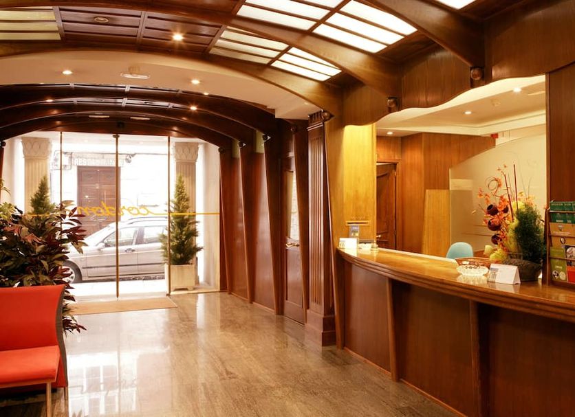 Front desk Photo