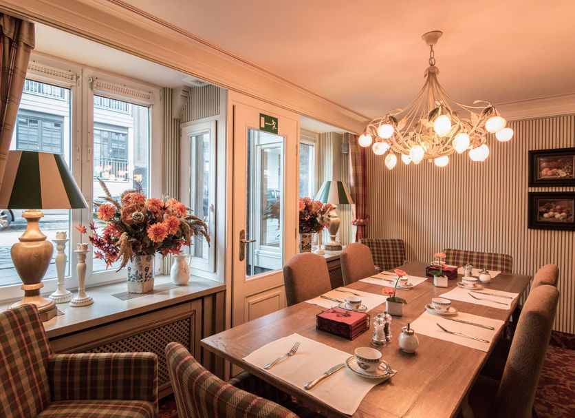 Dining room Photo