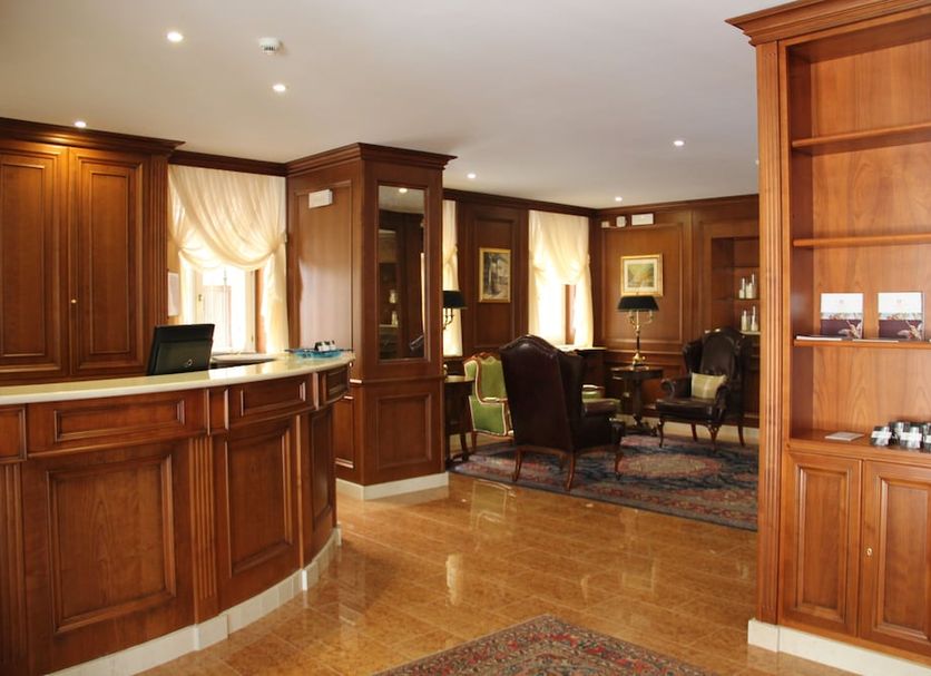 Front desk Photo