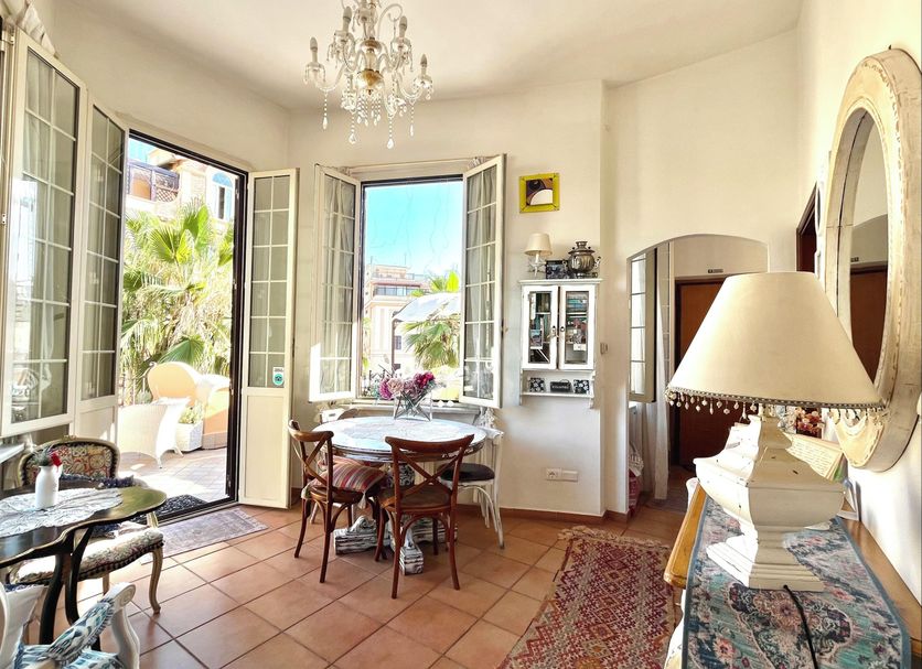 Dining room Photo