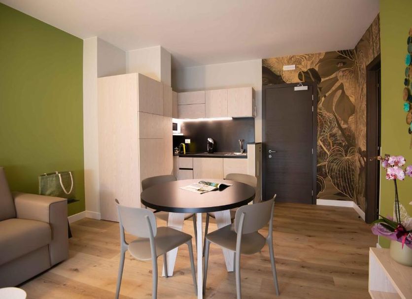 Dining room Photo