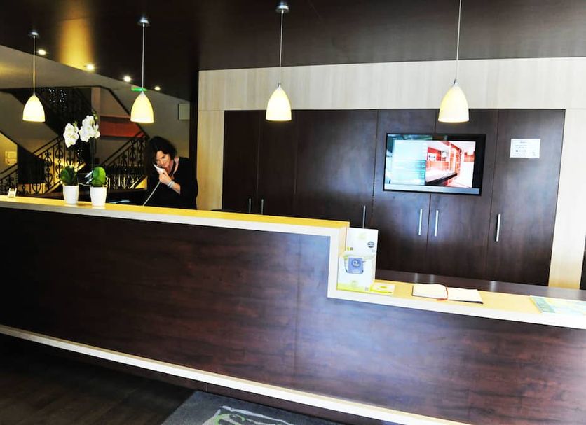 Front desk Photo