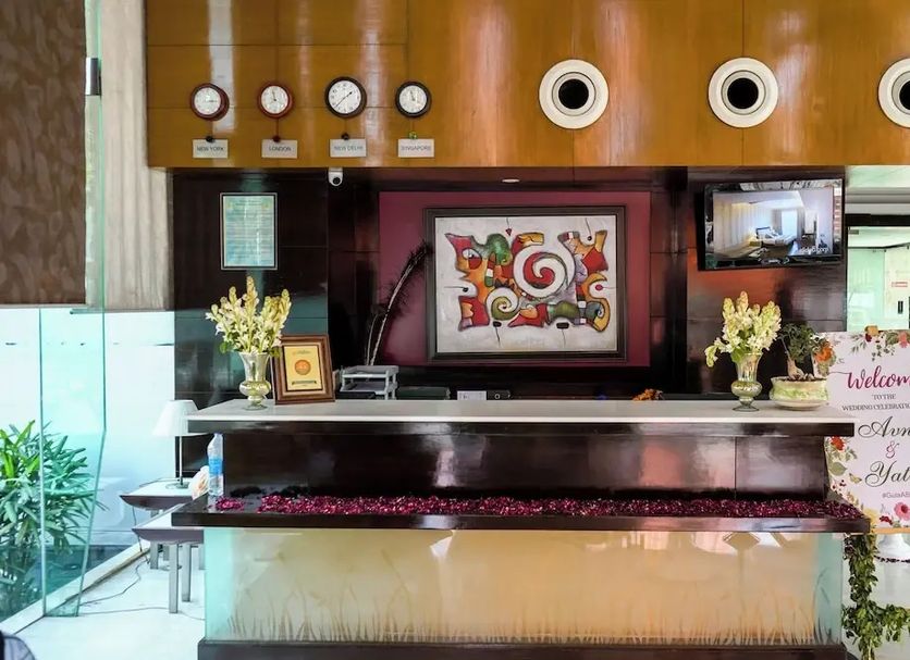 Front desk Photo