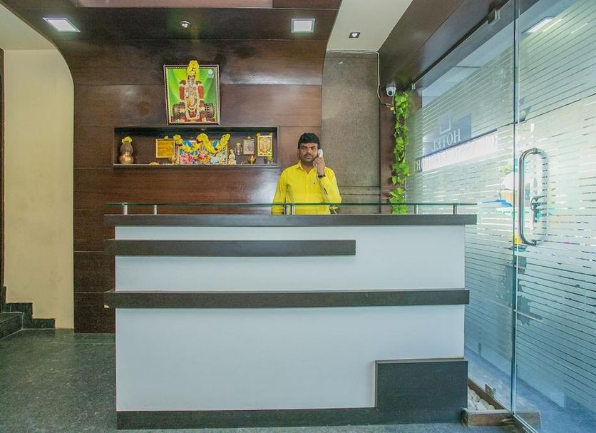 Front desk Photo