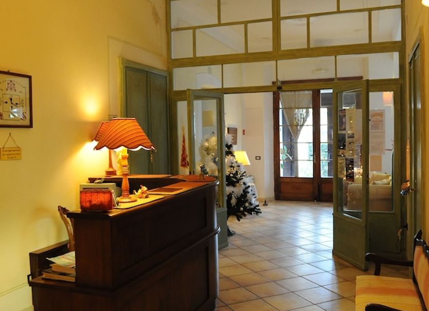 Front desk Photo