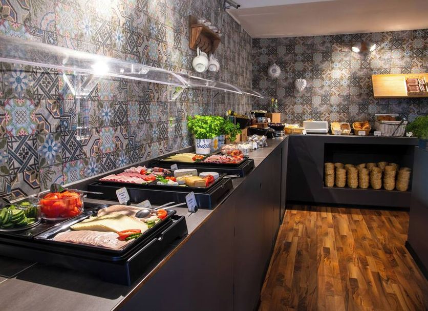 Buffet Photo