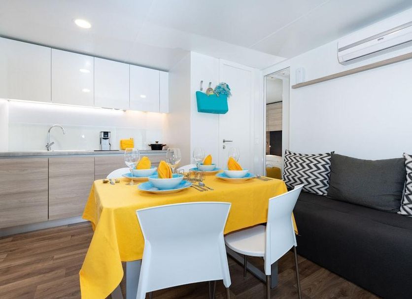 Dining room Photo