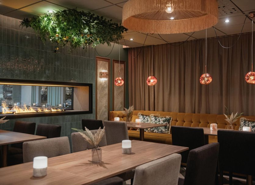 Restaurant Photo