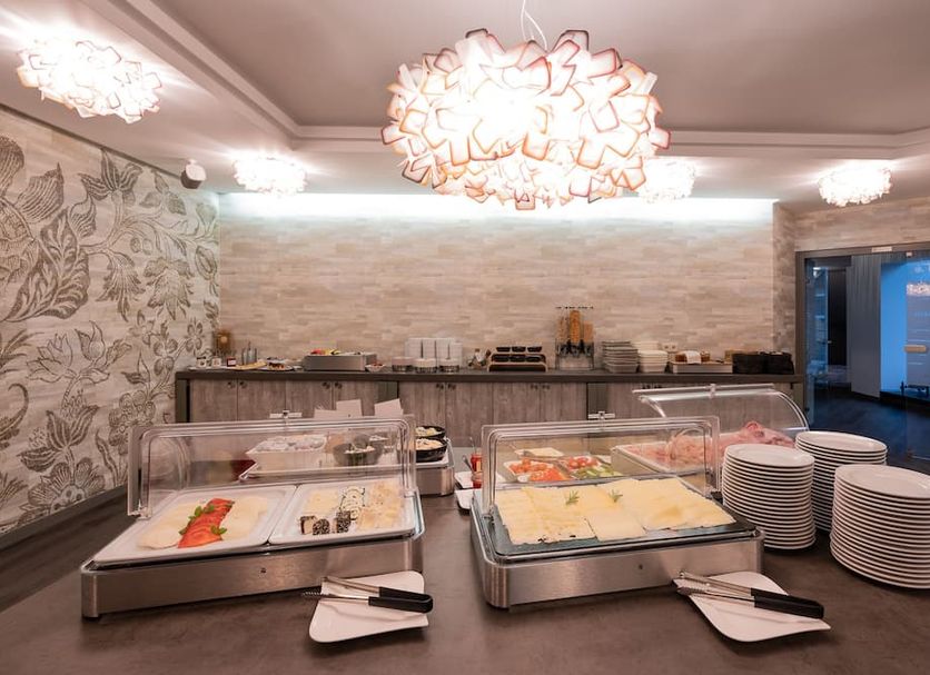 Buffet Photo