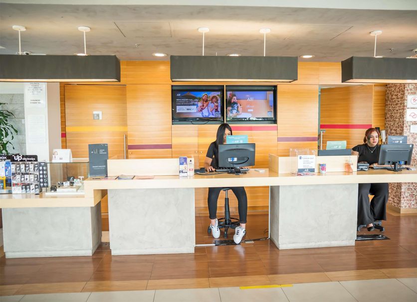 Front desk Photo