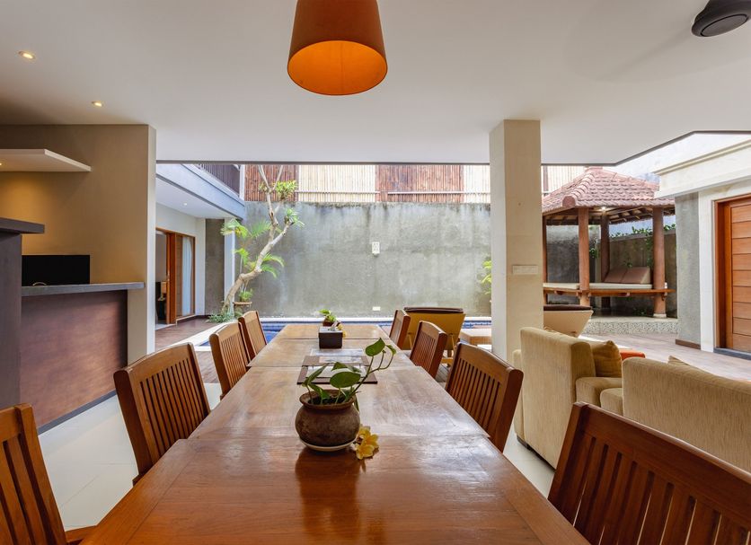 Dining room Photo
