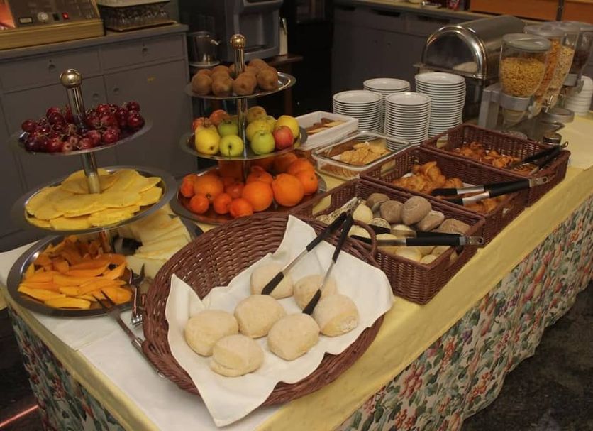 Buffet Photo