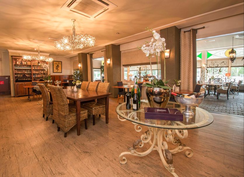 Restaurant Photo