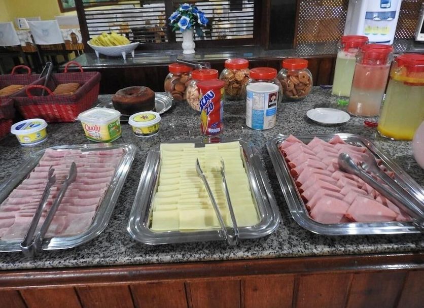 Buffet Photo