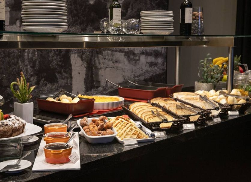 Buffet Photo