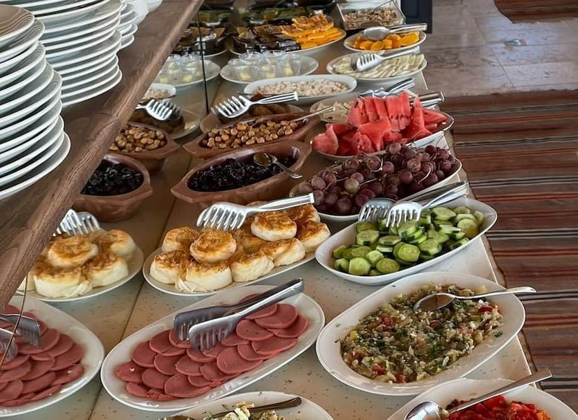 Buffet Photo