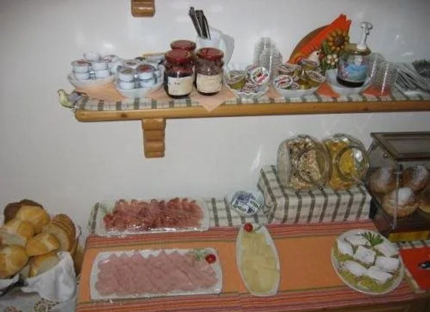 Buffet Photo