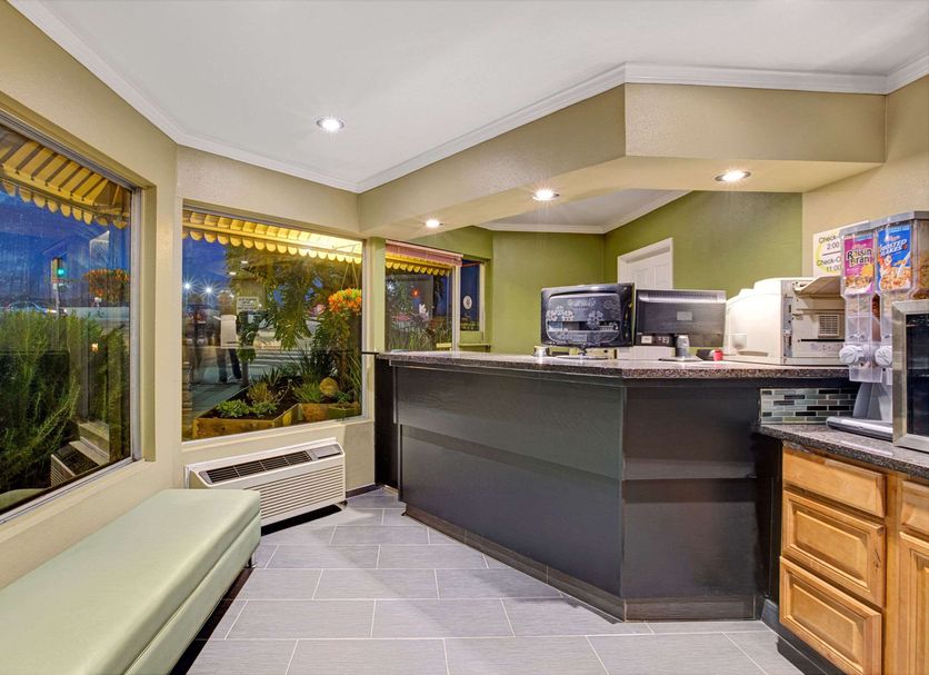 Front desk Photo