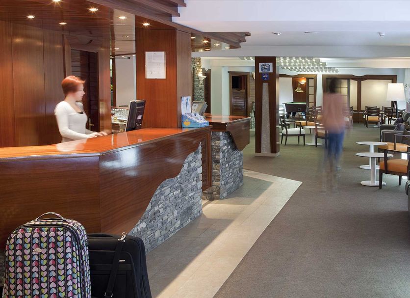 Front desk Photo