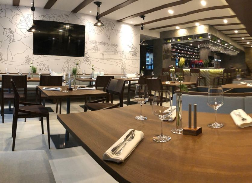 Restaurant Photo