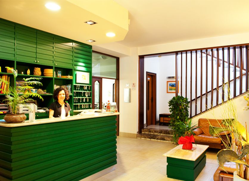 Front desk Photo