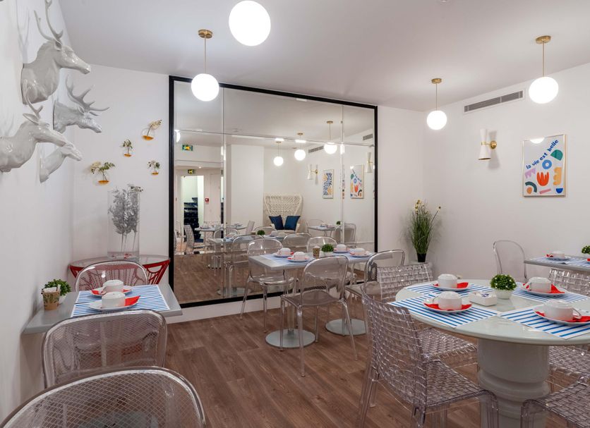 Dining room Photo