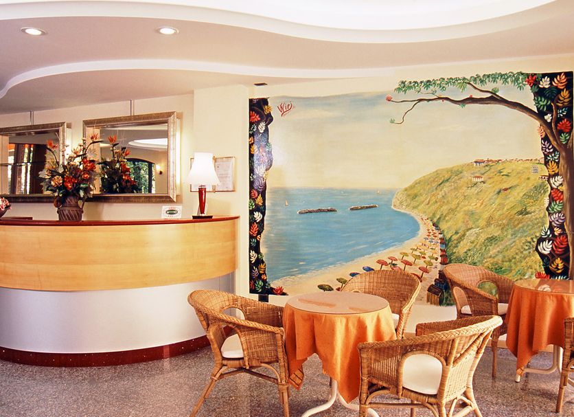 Front desk Photo